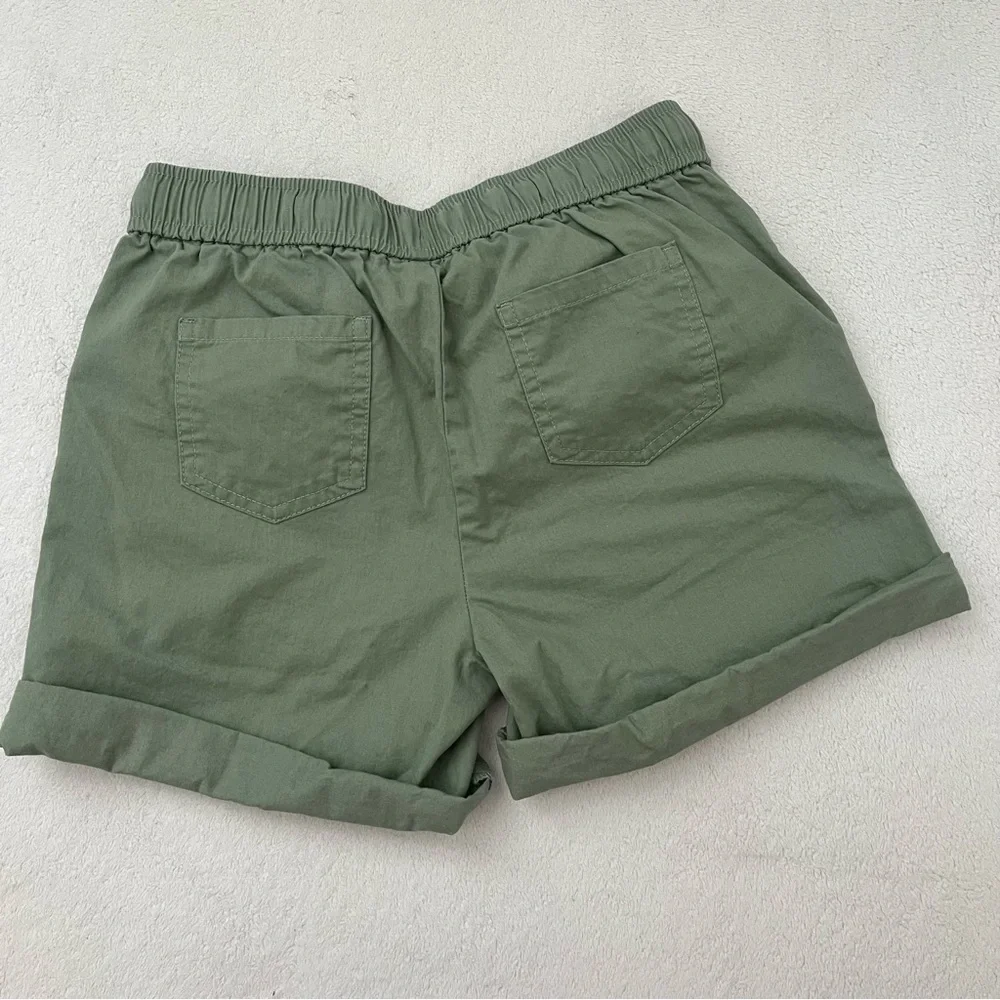 NWOT Sage Green Girls Shorts size 10/12